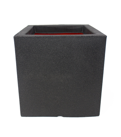 Bac noir en plastique