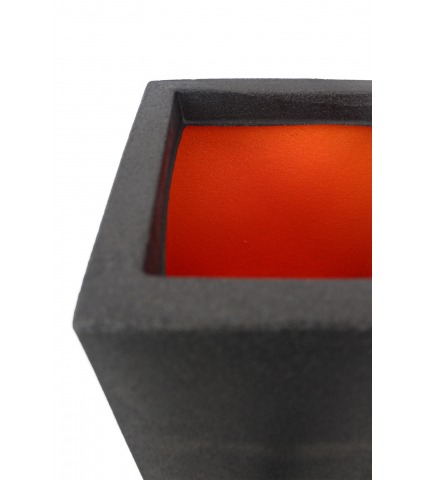 Bac noir en plastique