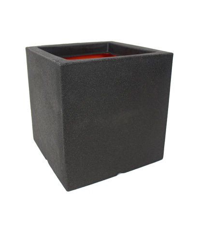 Bac noir en plastique