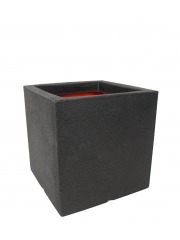 Bac noir en plastique