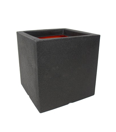Bac noir en plastique