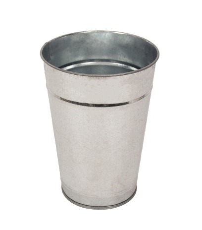 Grand vase en zinc