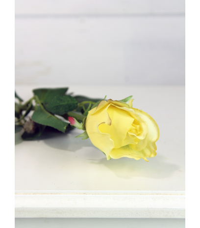 Rose artificielle jaune pâle